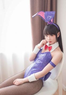 美女脱了内裤打开双腿动态图_720影视在线观看